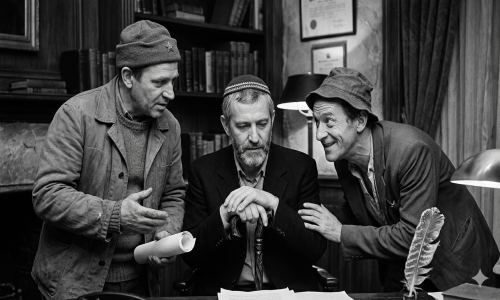 KOMÜNİST, YAHUDİ VE DALKAVUK